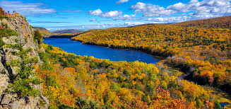 Hiking View of Lake of the Clouds